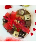 Hartvormig plexi doosje met ambachtelijke pralines