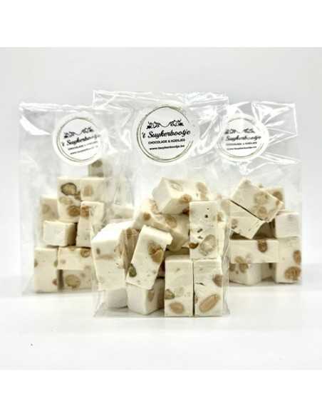 Nougat, een subtiel samenspel van o.a.eiwit, honing en suikers, noten